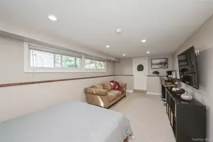 18 Lois Ln, Farmingdale, NY 11735 - Photo 20