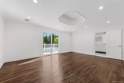 15 Southwick Court, Plainview, NY 11803 - Photo 10