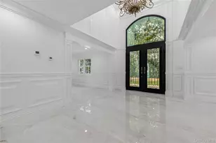 15 Southwick Ct, Plainview, NY 11803 - Photo 26