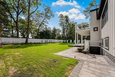 15 Southwick Court, Plainview, NY 11803 - Photo 8