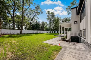 15 Southwick Ct, Plainview, NY 11803 - Photo 8