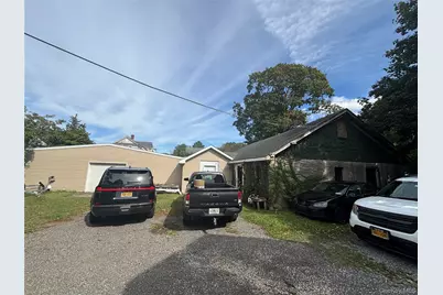 226 Sweezy Avenue, Riverhead, NY 11901 - Photo 34