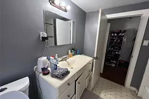 226 Sweezy Ave, Riverhead, NY 11901 - Photo 32