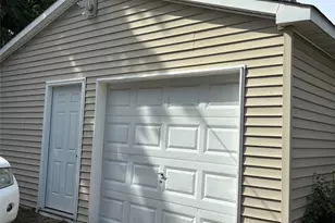 226 Sweezy Ave, Riverhead, NY 11901 - Photo 36