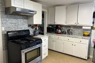 226 Sweezy Ave, Riverhead, NY 11901 - Photo 12