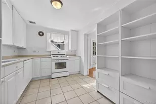 70 Highland Ave, Port Washington, NY 11050 - Photo 16