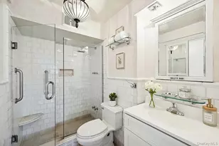 166-25 Powells Cove Blvd, Whitestone, NY 11357 - Photo 16