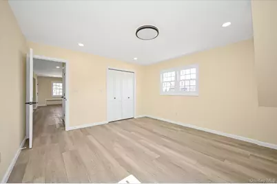 95-26 243rd Street #2nd Floor, Floral Park, NY 11001 - Photo 12