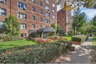 12 Westchester Avenue #5C, White Plains, NY 10601 - Photo 4