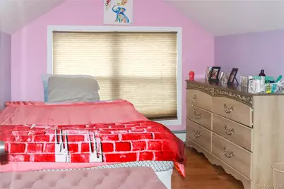 29 Oak Street, Islip, NY 11751 - Photo 8