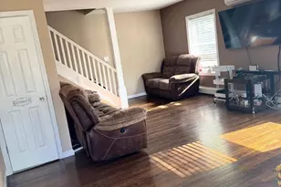 29 Oak St, Islip, NY 11751 - Photo 2