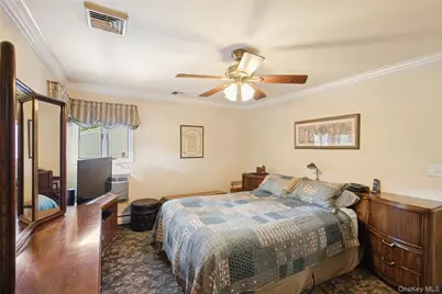 3 Wood Lane, Plainview, NY 11803 - Photo 20
