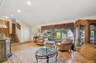 3 Wood Ln, Plainview, NY 11803 - Photo 4