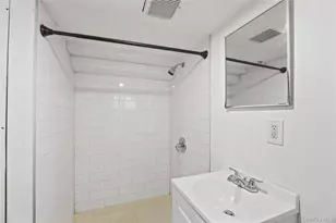 187 Botsford St, Hempstead, NY 11550 - Photo 26