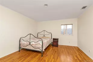 129 Gilmar Ln, Roslyn Heights, NY 11577 - Photo 16