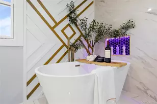 10 Crown Ln, Westbury, NY 11590 - Photo 24