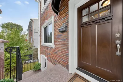 20 Ashford Place, Yonkers, NY 10701 - Photo 4