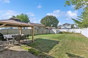 906 Ardmore Pl, Bellmore, NY 11710 - Photo 20