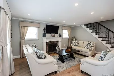 956 Hancock Avenue, Franklin Square, NY 11010 - Photo 8