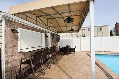 956 Hancock Avenue, Franklin Square, NY 11010 - Photo 34