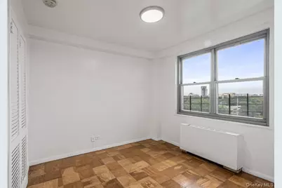 61-20 Grand Central Parkway #A902, Forest Hills, NY 11375 - Photo 14