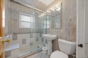 1193 Neill Ave, Bronx, NY 10461 - Photo 8