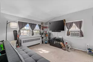 109 Periwinkle Rd, Levittown, NY 11756 - Photo 20