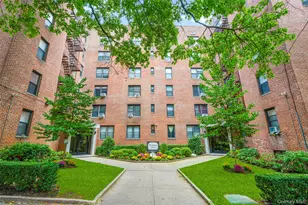 4 Windsor Terrace, White Plains, NY 10601 - Photo 2