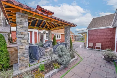 38 Quarry Lane, Levittown, NY 11756 - Photo 10