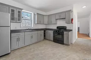 94 Winnikee Ave, Poughkeepsie, NY 12601 - Photo 2