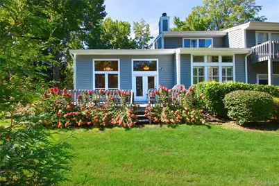 40 Tiffany Circle, Manhasset, NY 11030 - Photo 36