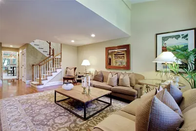 40 Tiffany Circle, Manhasset, NY 11030 - Photo 20