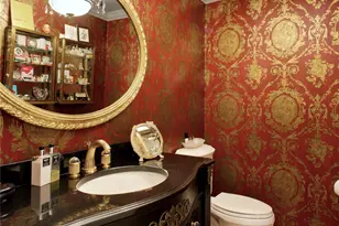 40 Tiffany Cir, Manhasset, NY 11030 - Photo 18