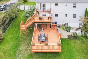 129 Berkshire Dr, Farmingville, NY 11738 - Photo 12