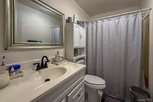 129 Berkshire Dr, Farmingville, NY 11738 - Photo 40