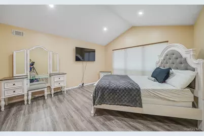 27 Huntingdale Way, Middle Island, NY 11953 - Photo 18