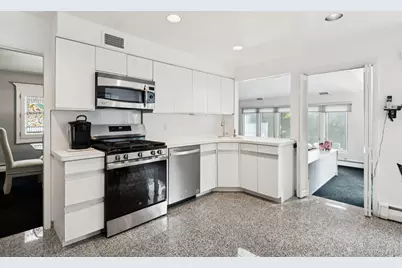 987 S End, Woodmere, NY 11598 - Photo 14