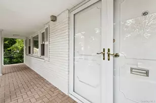 987 South End, Woodmere, NY 11598 - Photo 6