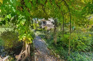 1645 Amazon Rd, Mohegan Lake, NY 10547 - Photo 32