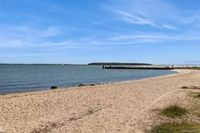 240 Wicks Road, New Suffolk, NY 11956 - Photo 32