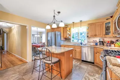 375 Ocean Avenue, Islip, NY 11751 - Photo 2