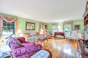 375 Ocean Ave, Islip, NY 11751 - Photo 14