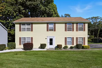19 Hawk Lane, Poughkeepsie, NY 12601 - Photo 2