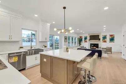 10 Beth Lane, Plainview, NY 11803 - Photo 18