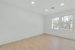 10 Beth Ln, Plainview, NY 11803 - Photo 30