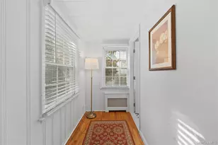 91 Ireland Pl, Amityville, NY 11701 - Photo 10