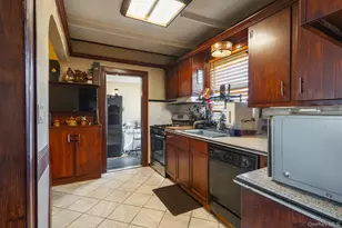 135-01 232nd St, Springfield Gardens, NY 11413 - Photo 14