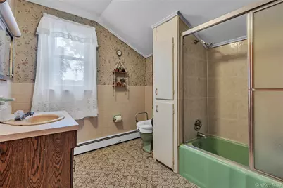 266 Biltmore Avenue, Elmont, NY 11003 - Photo 10