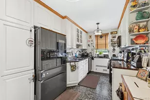 679 Warburton Ave, Yonkers, NY 10701 - Photo 6