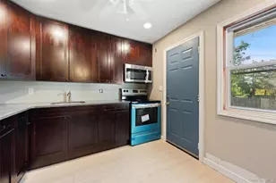 40 Duke St, Deer Park, NY 11729 - Photo 4